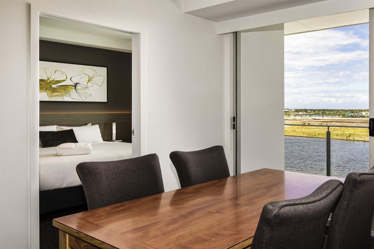 Mercure Sunshine Coast Kawana Waters Exterior photo