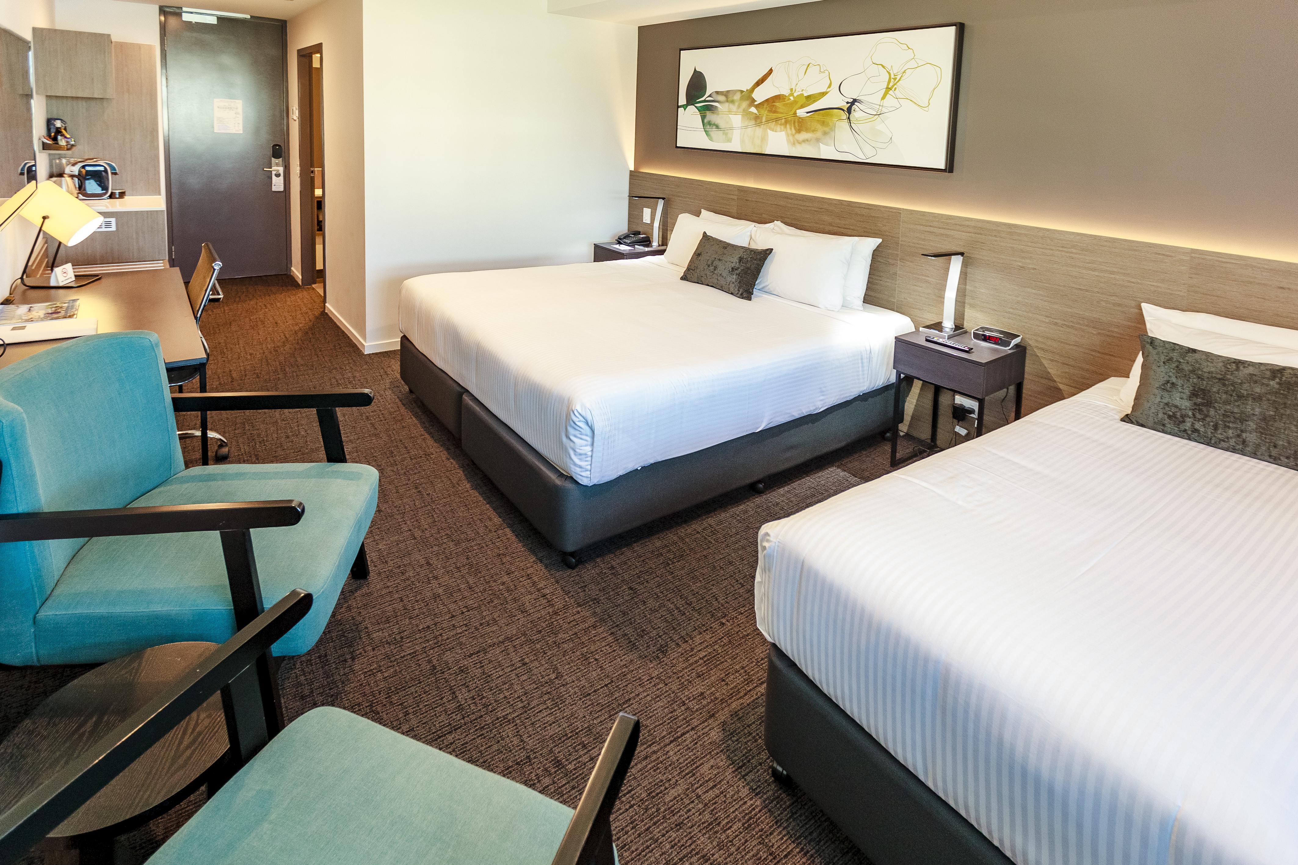 Mercure Sunshine Coast Kawana Waters Exterior photo