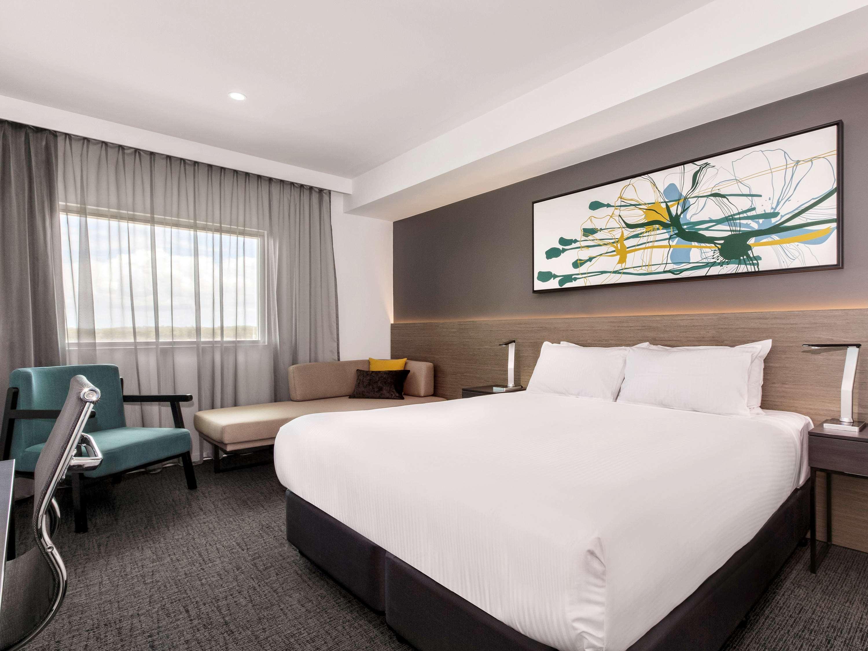 Mercure Sunshine Coast Kawana Waters Exterior photo