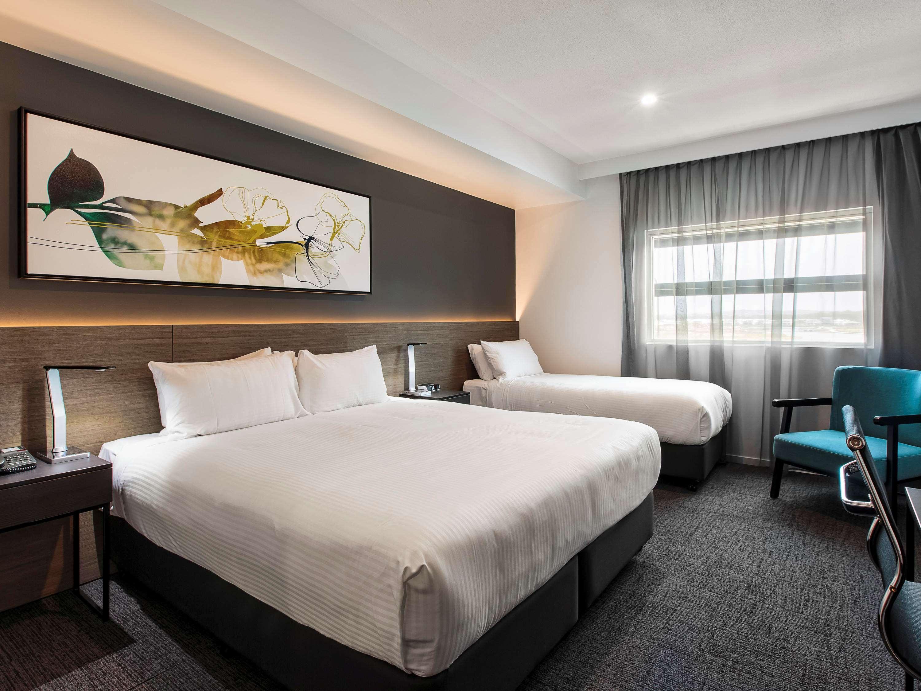 Mercure Sunshine Coast Kawana Waters Exterior photo