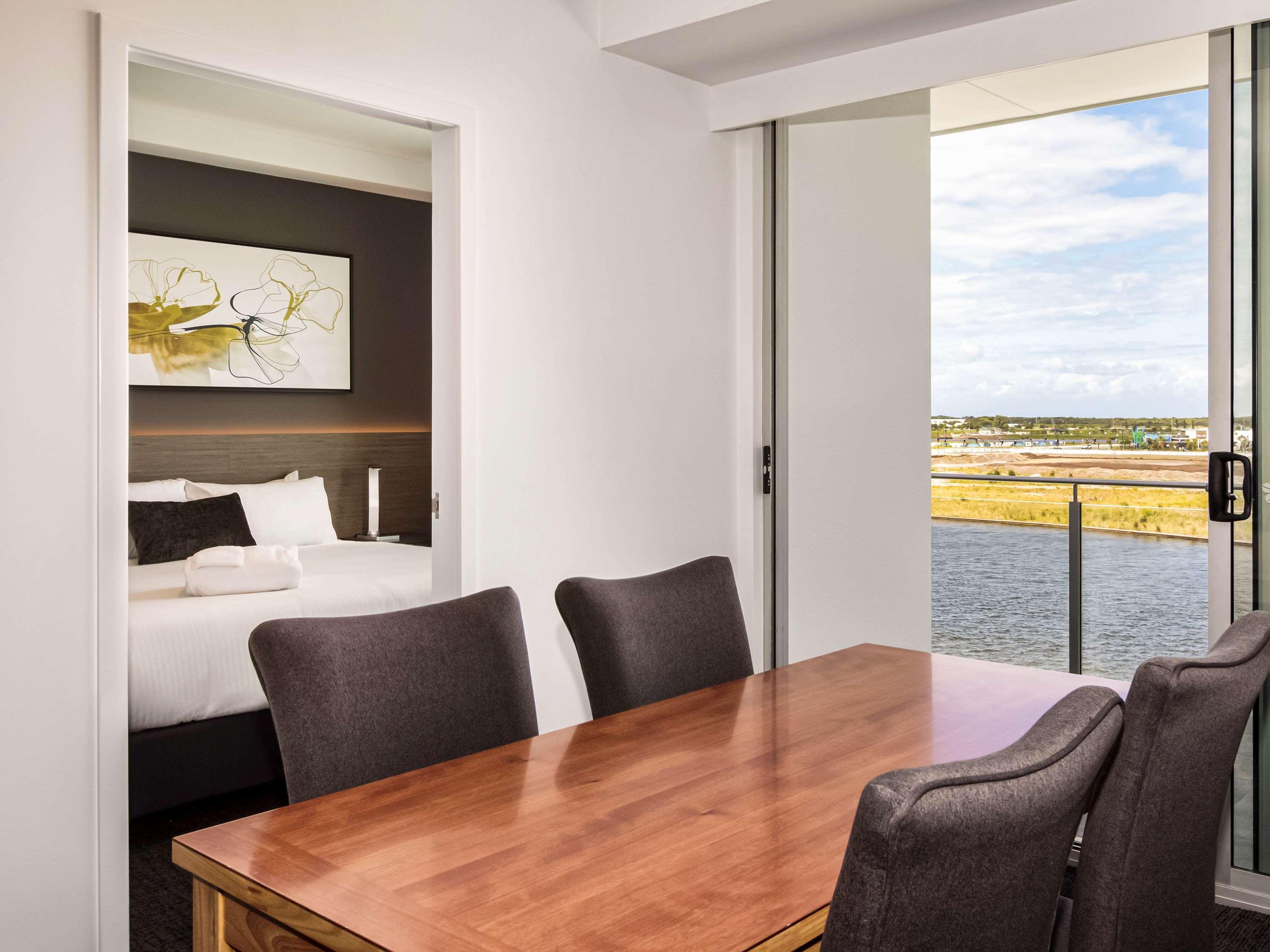 Mercure Sunshine Coast Kawana Waters Exterior photo