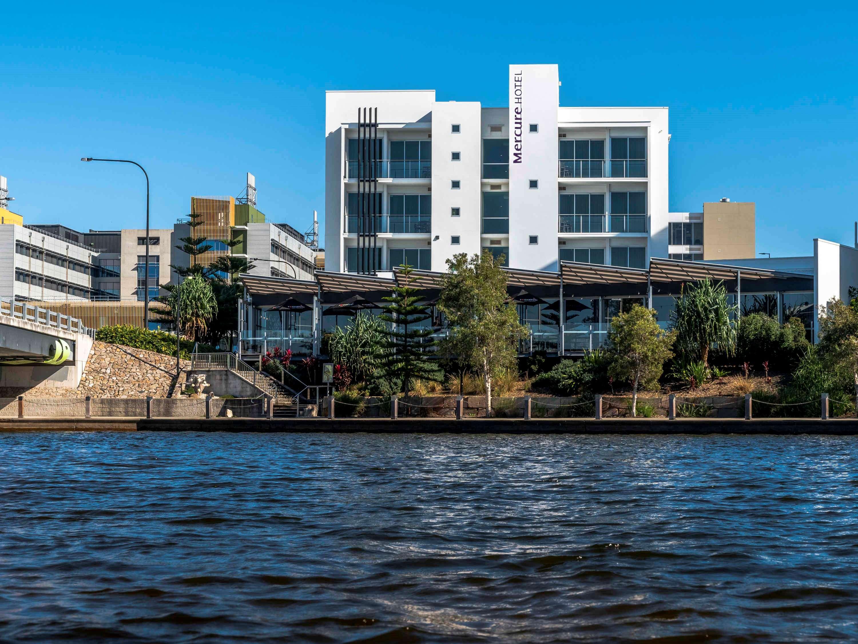 Mercure Sunshine Coast Kawana Waters Exterior photo