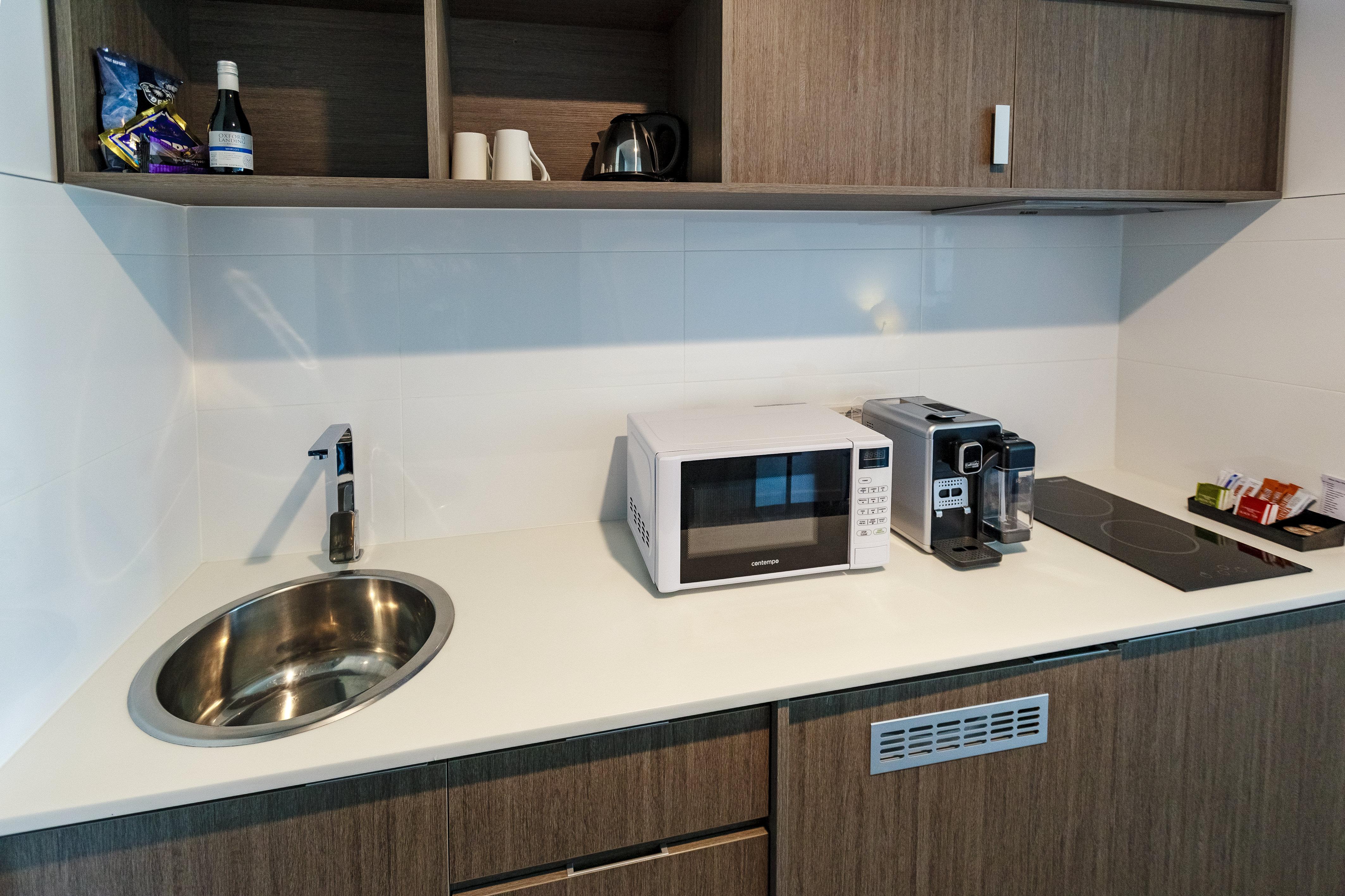 Mercure Sunshine Coast Kawana Waters Exterior photo