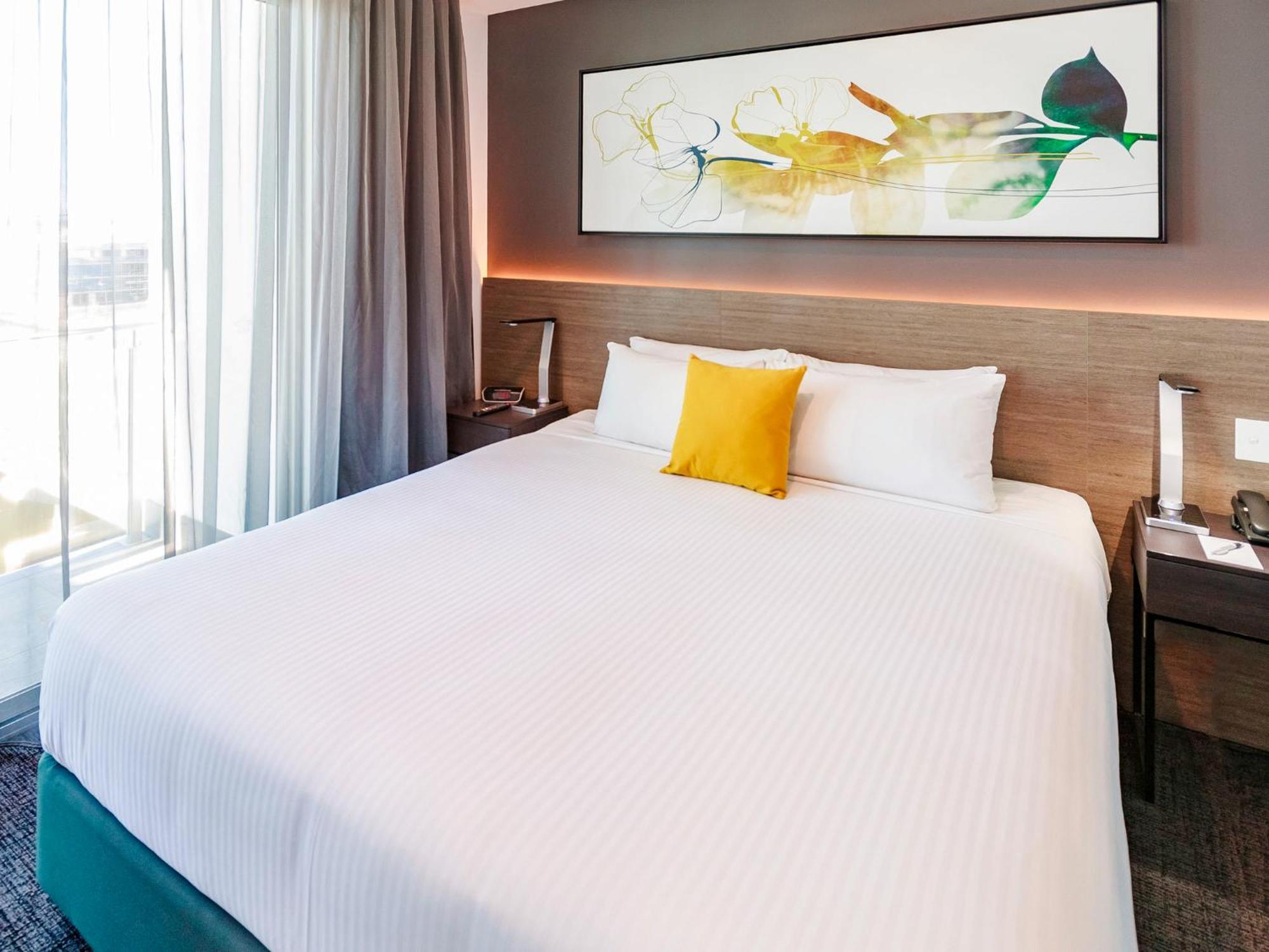 Mercure Sunshine Coast Kawana Waters Exterior photo