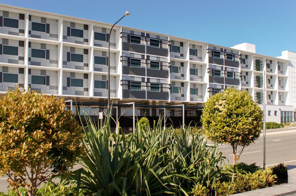 Mercure Sunshine Coast Kawana Waters Exterior photo